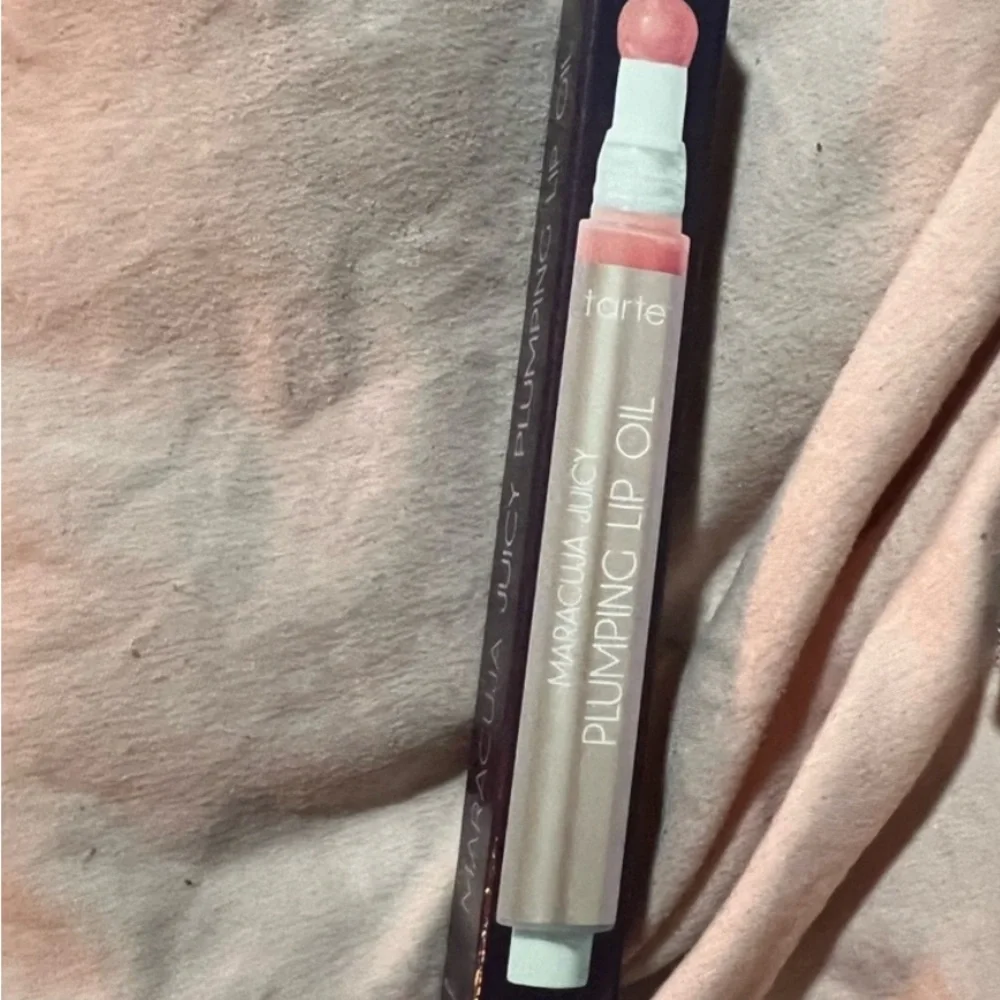 Tarte Maracuja Juicy Plumping Lip Oil- Petal- NWT Retail $27